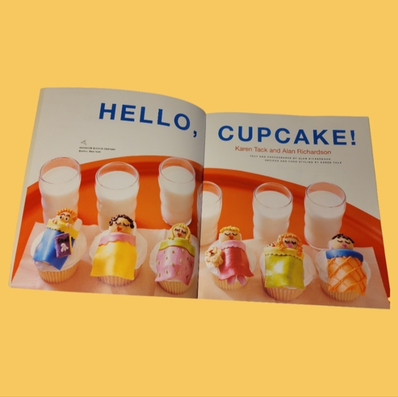 Hello, Cupcake Cookbook - Picture 3 of 5